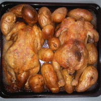 עוף שלם ותפוחי אדמה במלח גס