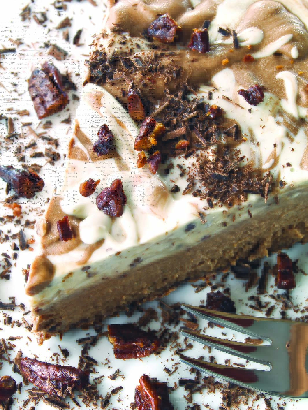 תמונת המתכון עוגת גלידה נוטלה עם וניל ואגוזים. צילום: יהודה סלומון